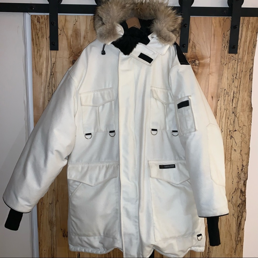 New -  Canada Goose Resolute Parka